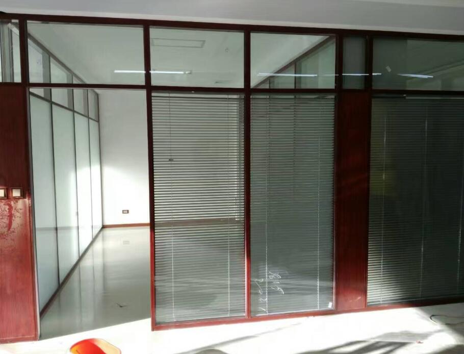 ���̰���