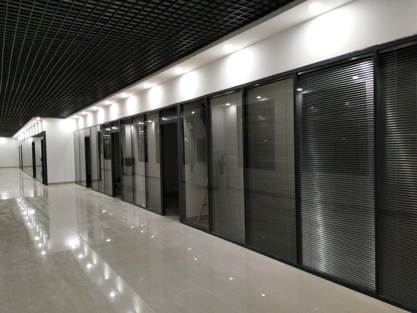 ���̰���