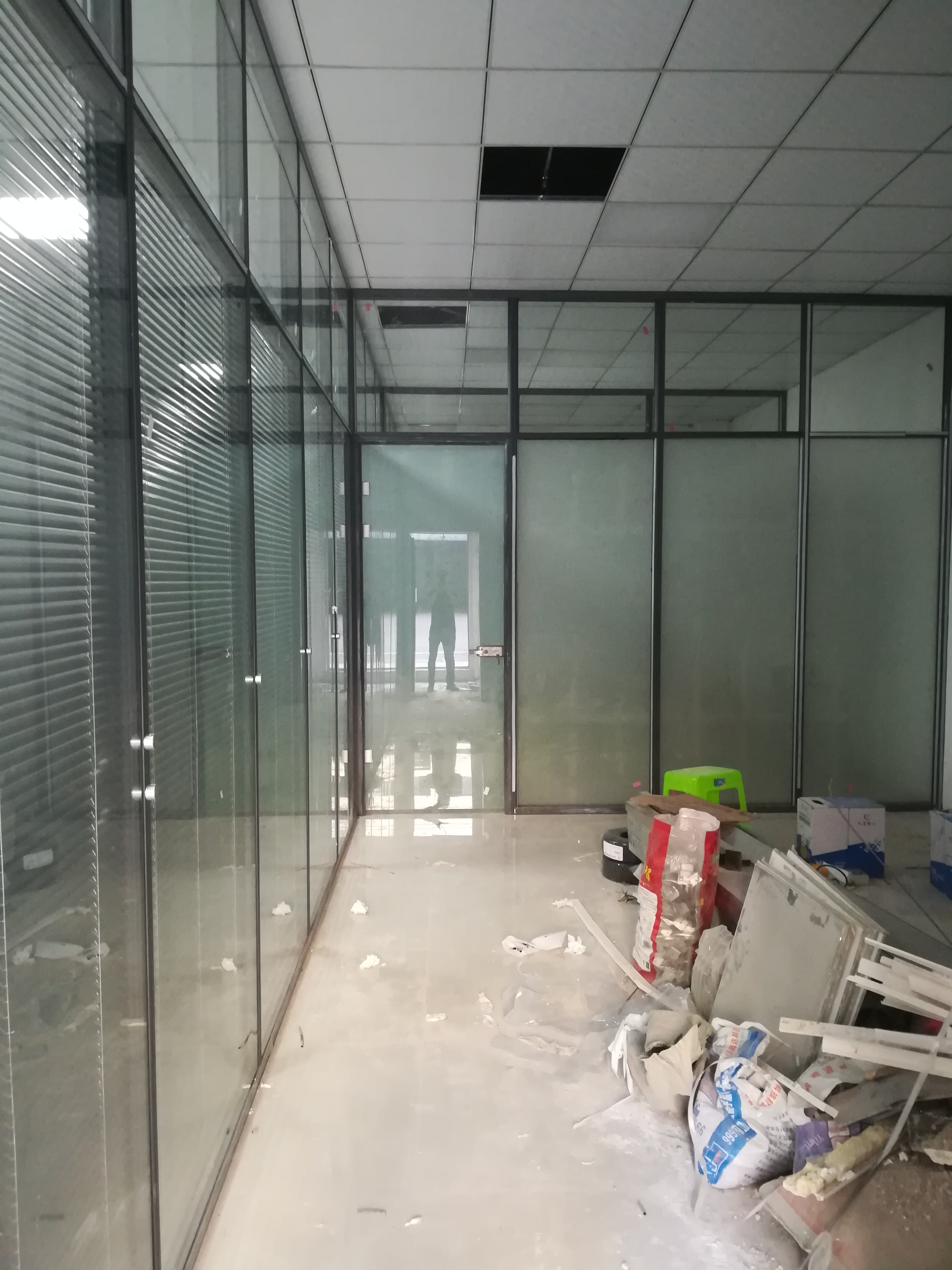 ���̰���